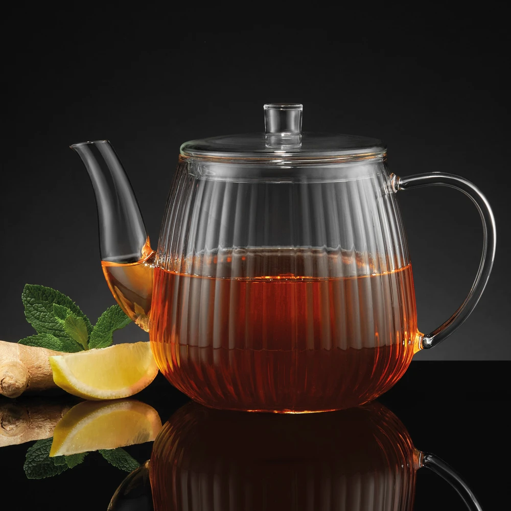 Briaunuotas stiklinis 1,2 l arbatinukas su arbata