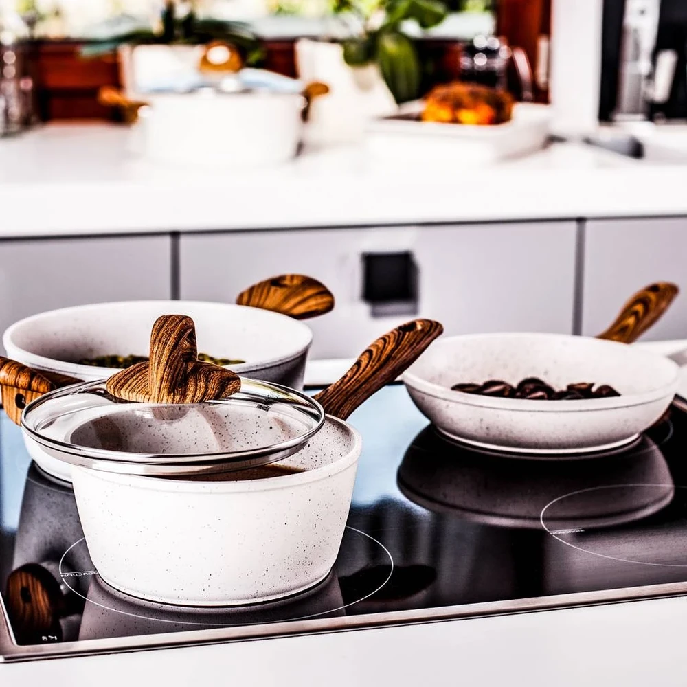 Puodų, keptuvių ir įrankių rinkinys AMBITION su Pfluon Cookmark™ Nature danga, 15 vnt.