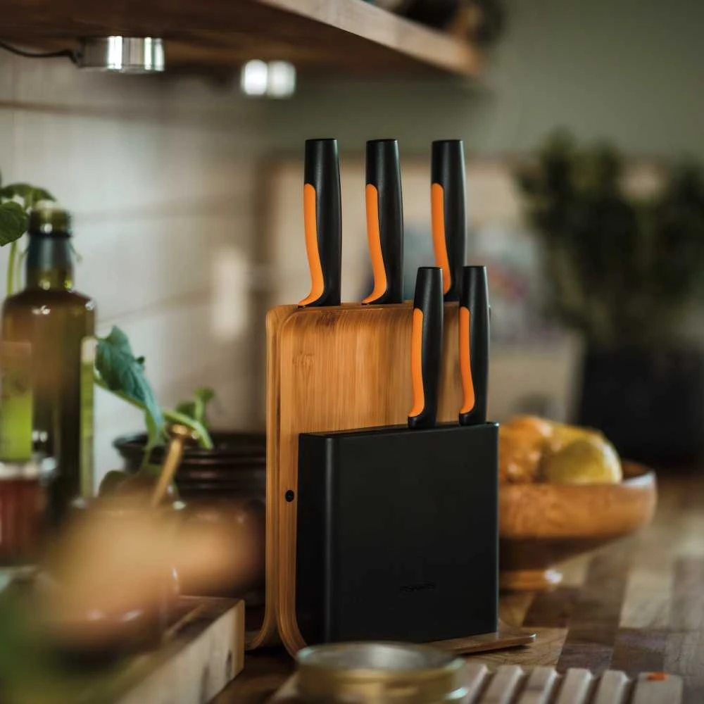 Fiskars "Functional Form" 5 peilių rinkinys su stovu