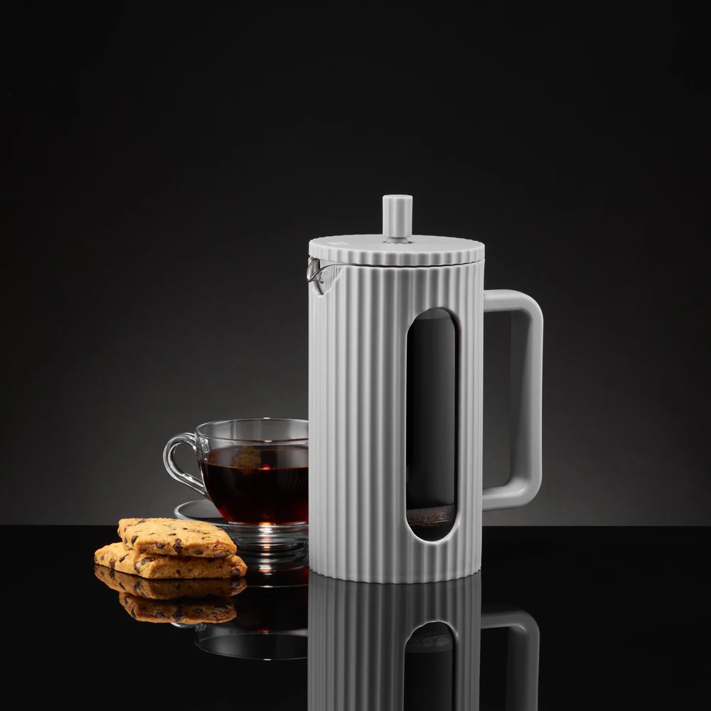 Pilkas 600ml kavinukas su briaunotu korpusu