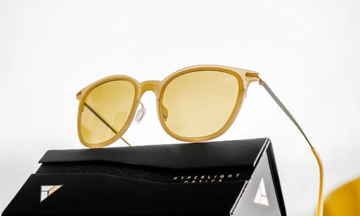 "Hyperlight Eyewear" akiniai, smėlio spalvos