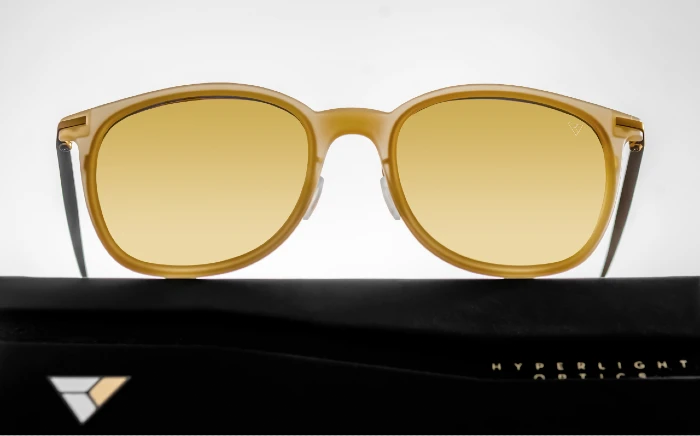 "Hyperlight Eyewear" akiniai, smėlio spalvos