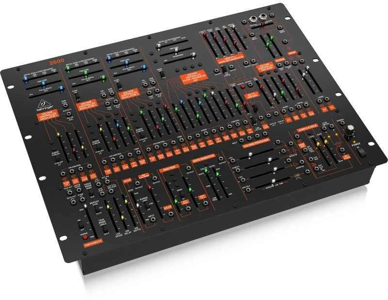 Behringer 2600 analoginis sintezatorius