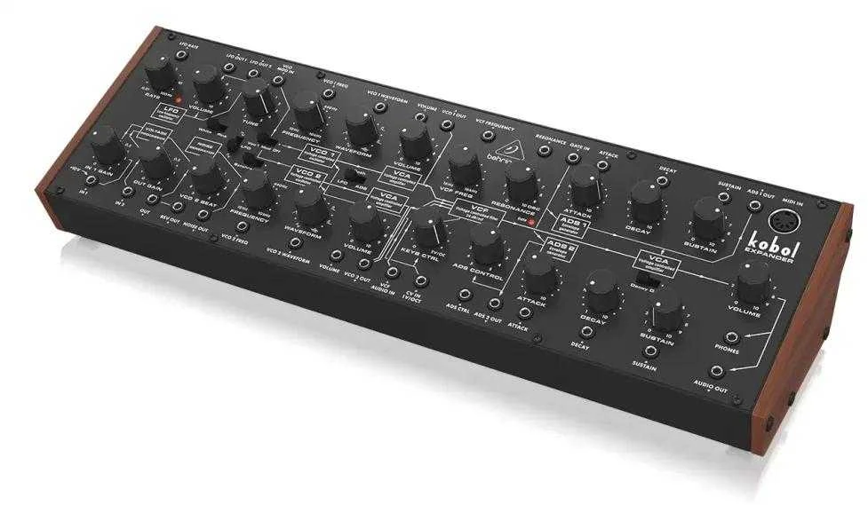 „Behringer Kobol Expander“ – analoginis pusiau modulinis sintezatorius