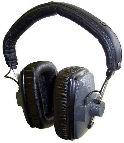Beyerdynamic | Studijinės monitorinės ausinės, uždaros | DT 150 | Triukšmo mažinimas
