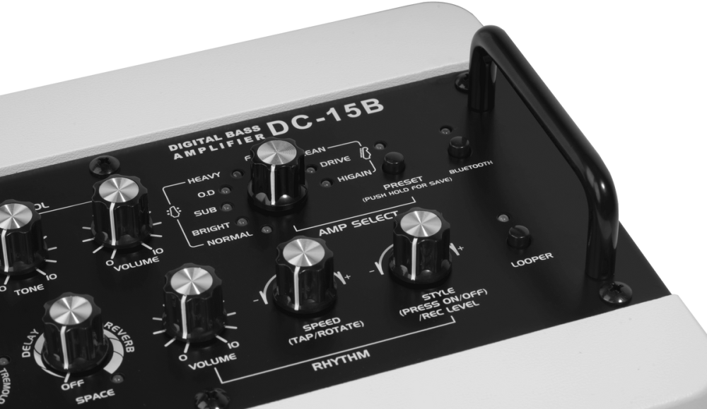 JOYO DC-15B - 15 W bosinės gitaros stiprintuvas