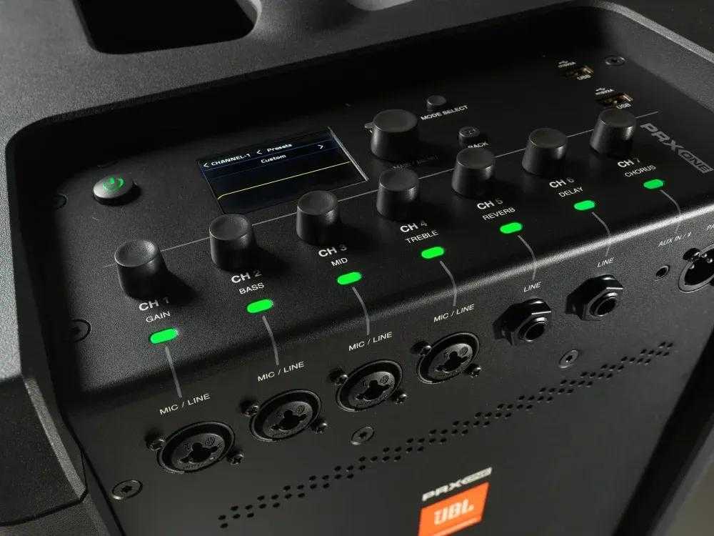JBL PRX ONE – nešiojama kolonėlių sistema su įmontuotu skaitmeniniu maišytuvu ir DSP