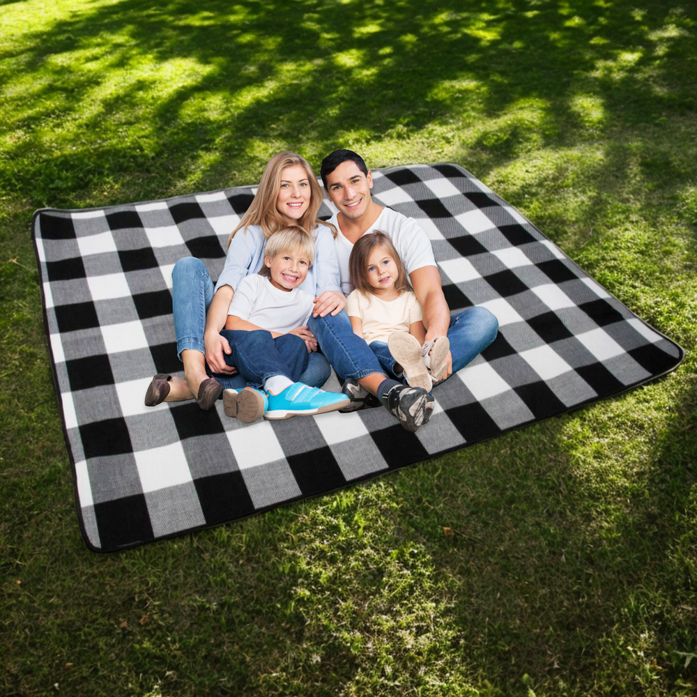 Active Paplūdimio iškylos antklodė su izoliacija 200x200 cm - juoda ir balta languotos spalvos