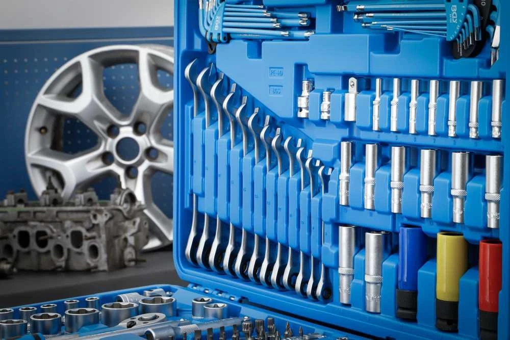 Bgs Technic Galvučių ir raktų komplektas | terkšliniai veržliarakčiai | 6,3 mm (1/4") / 10 mm (3/8") / 12,5 mm (1/2") | 218 vnt. (8820)