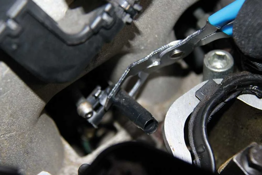 Bgs Technic Kaitinimo žvakių jungčių replės | lenktos | Opel / Vauxhall 1.7 dyzelinas (6693)