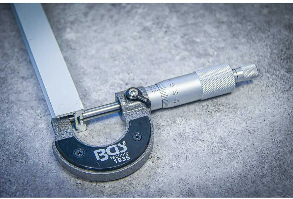 Bgs Technic Mikrometras medinėje dėžutėje | gradavimas 0,01 mm | 0 - 25 mm (1935)