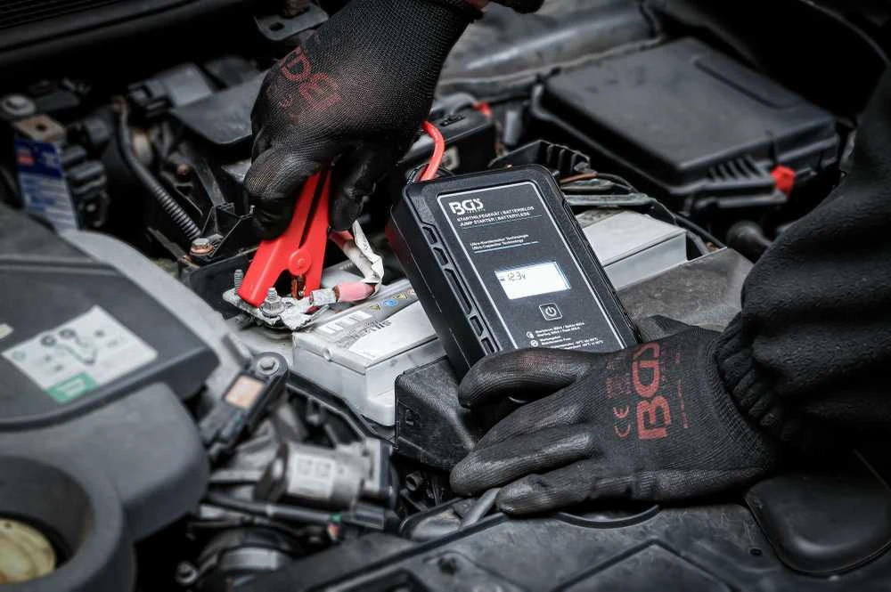 Bgs Technic Paleidėjas / užvedėjas | Be baterijų | Ultra-Capacitor Technologie | 12 V / 300 A / 600 A (74240)
