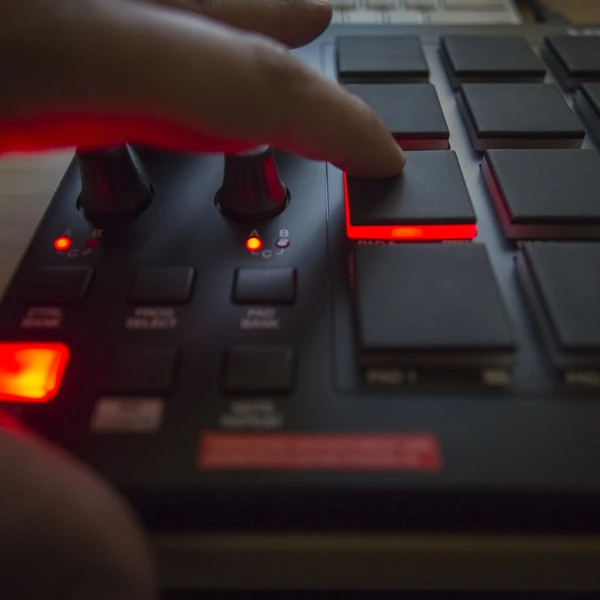 Akai MPD218 garsų maišiklis Juoda