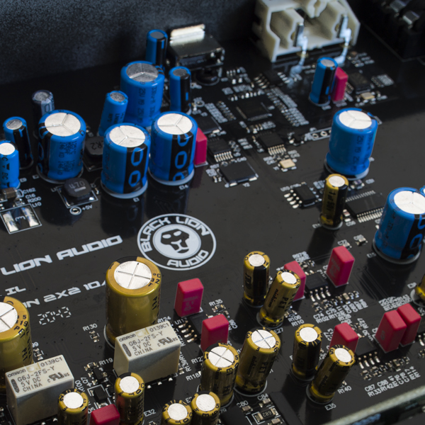 Juodas Lion Revolution 2x2 - Interfejs Audio USB