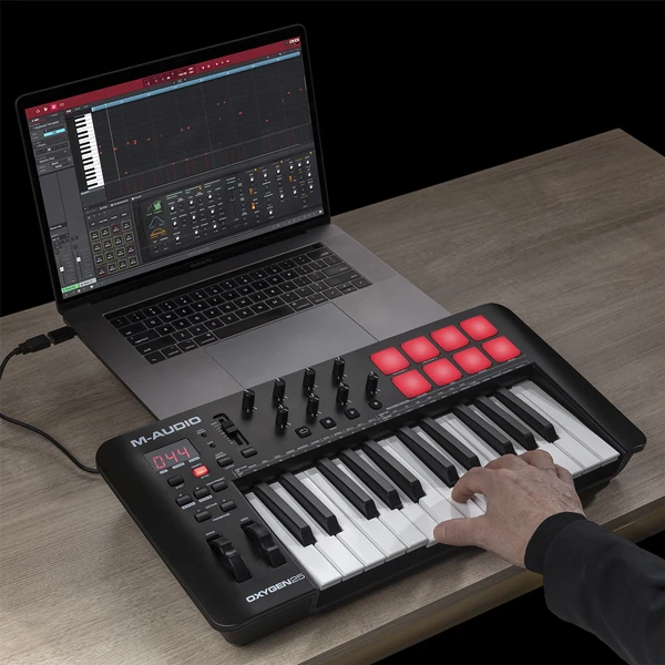 MIDI klaviatūra M-AUDIO Oxygen Pro Mini, juoda