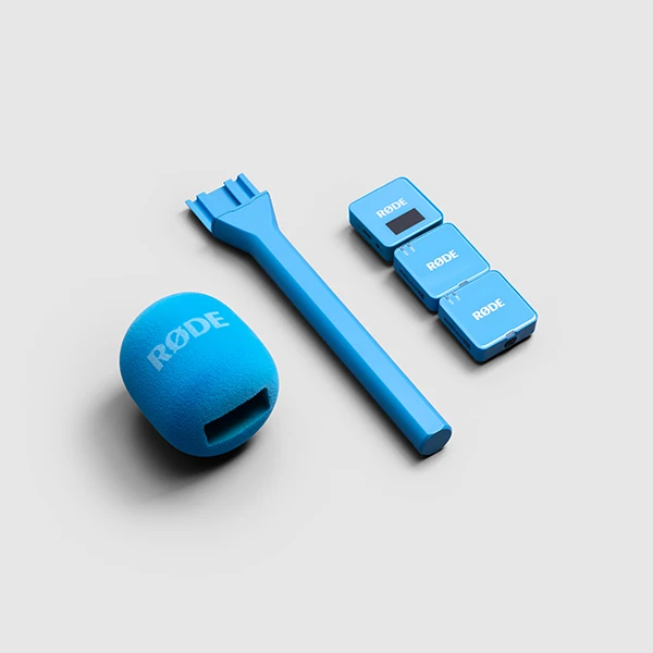 „Mėlyna Rode Microphones Interview GO“, mikrofonas - mėlynas, adapteris