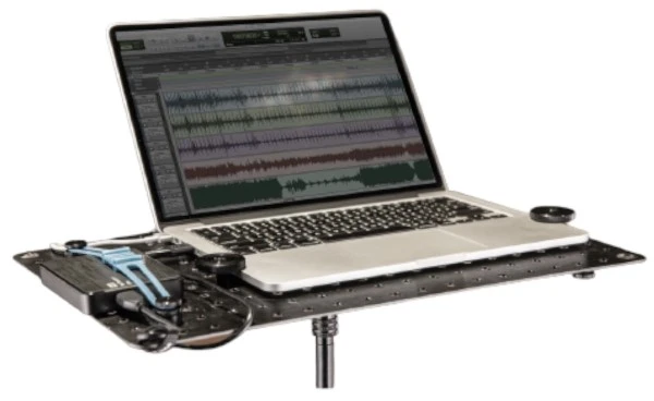 Trussardi „Triad Orbit IO-Desk“ – „IO-Equipped Utility Desk“.