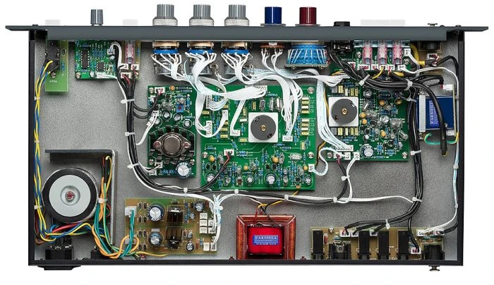 Warm Audio WA73-EQ – mikrofoninis pirminis stiprintuvas