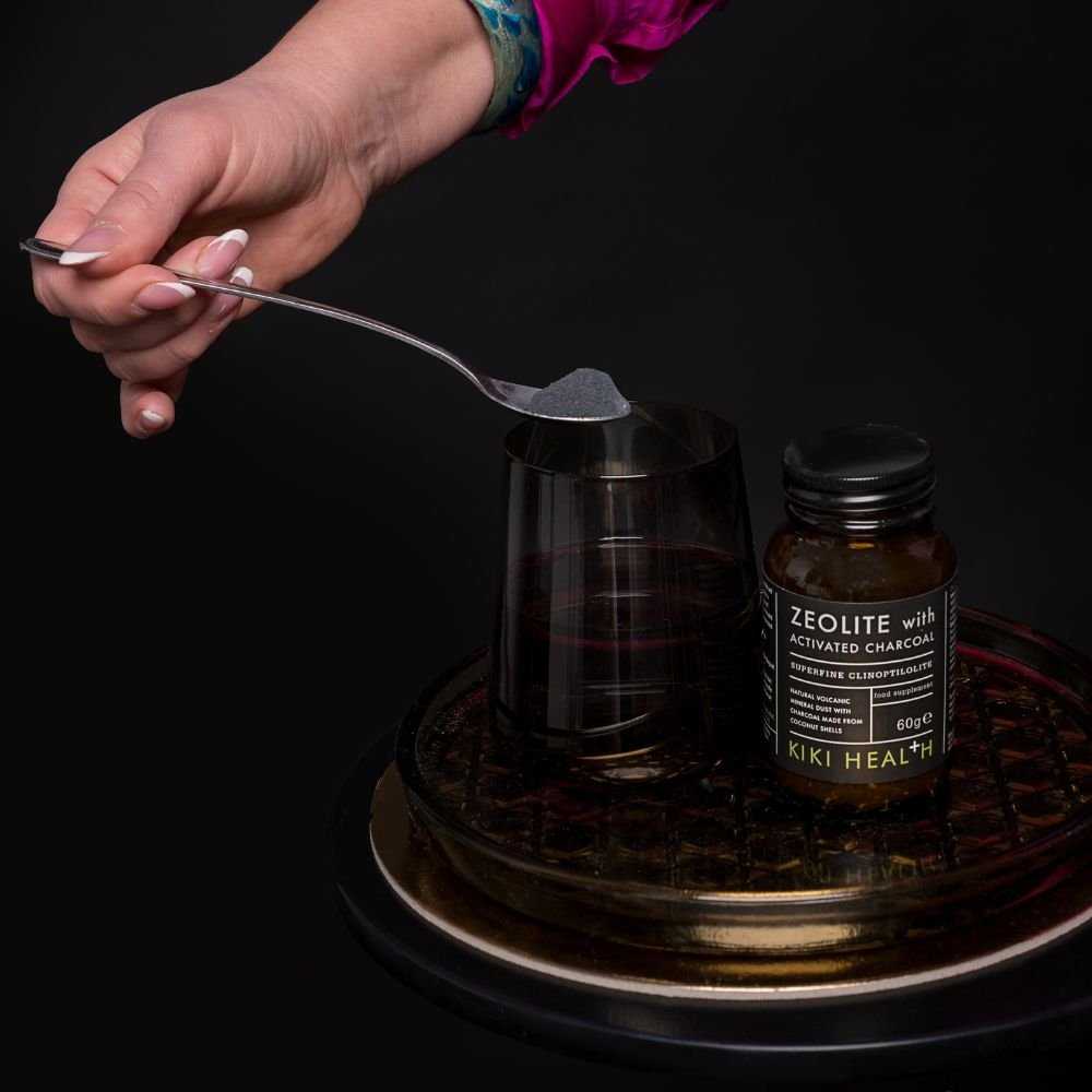 KIKI Health Zeolitas - Ceolitas su aktyvuota anglimi, milteliai 60 g.