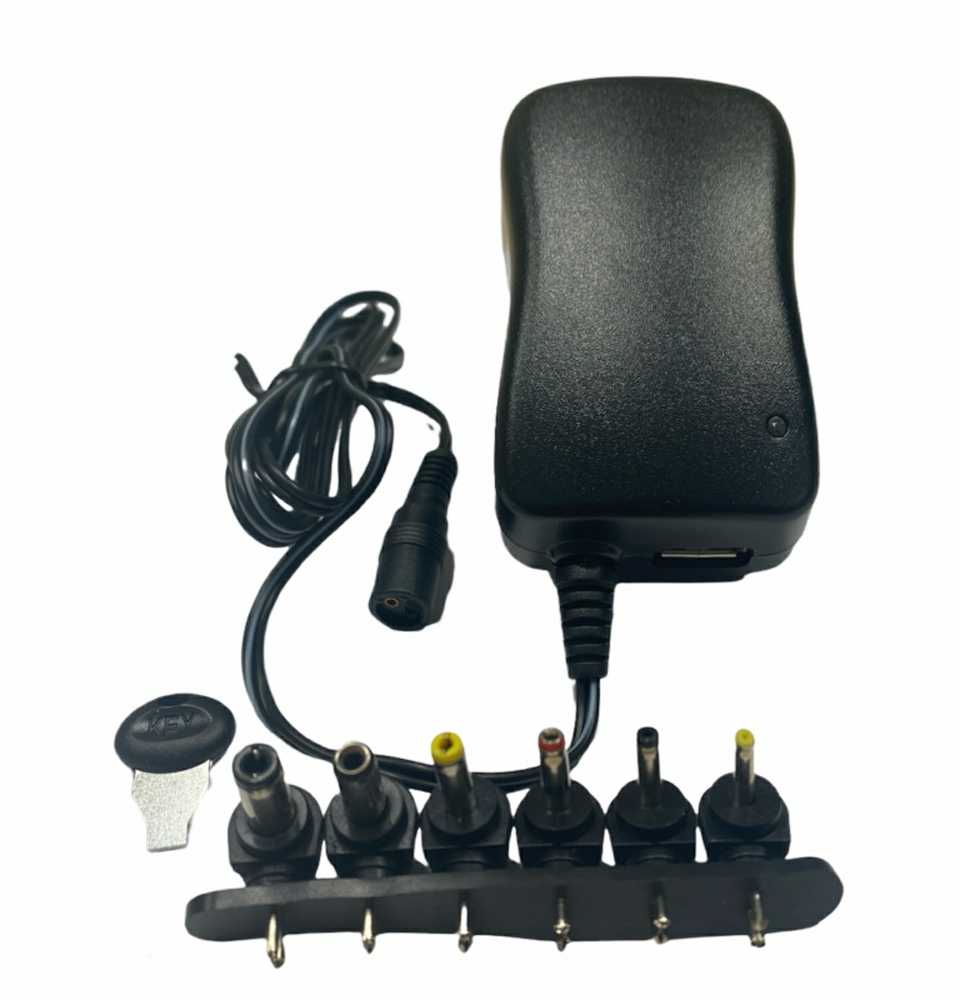 CP UCH1 Universal 12/30W (Maks. 2,1A) Barošanas adapteris + USB 3-12V manuāls slēdzis un 6 spraudņi juodas (OEM)