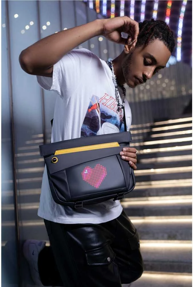Divoom Pixoo Sling Bag V Premium Laikapstākļu izturīga soma ar Led Pixel Art Displeju & App vadību Melna