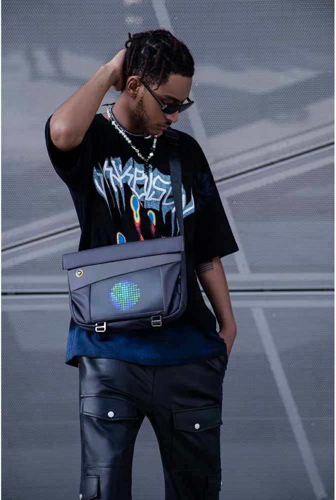 Divoom Pixoo Sling Bag V Premium Laikapstākļu izturīga soma ar Led Pixel Art Displeju & App vadību Melna