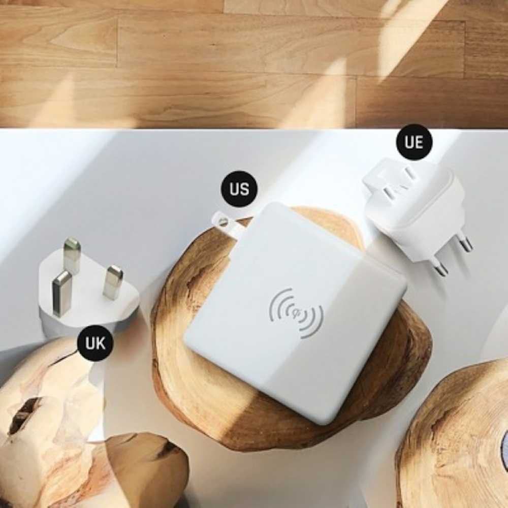 Evelatus EWC06 4in1 10W ceļojumu komplekts bezvadu un sienas lādētājs 18W USB-C / USB ar Power Bank 6700maah