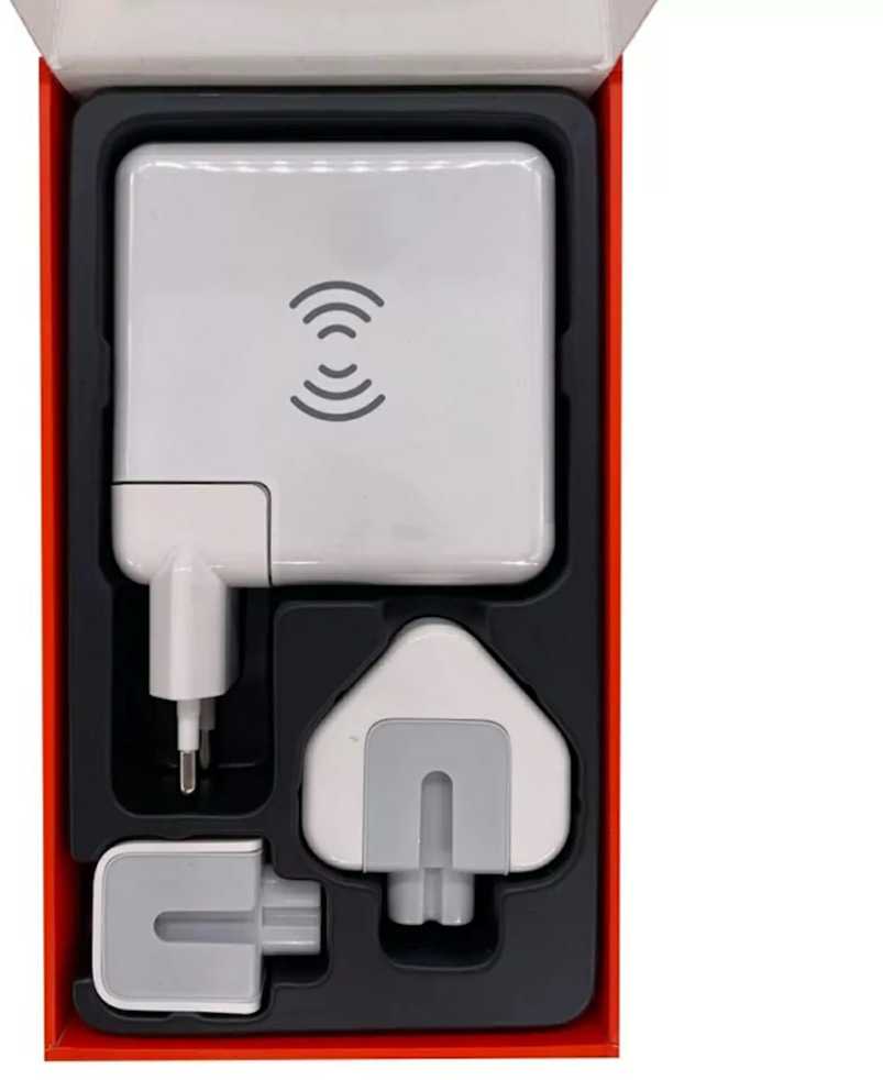 Evelatus EWC06 4in1 10W ceļojumu komplekts bezvadu un sienas lādētājs 18W USB-C / USB ar Power Bank 6700maah
