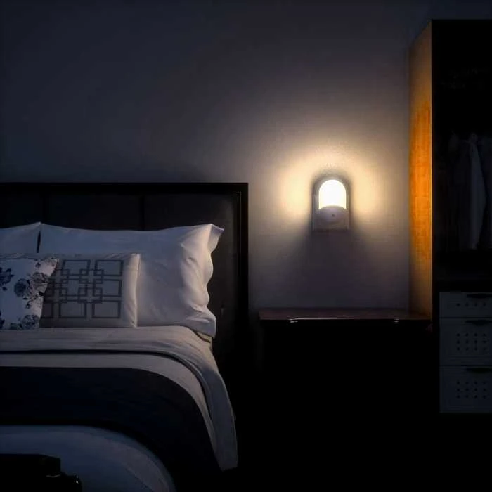 LED Naktinė lemputė Entac 0.7W 220V su jutikliu