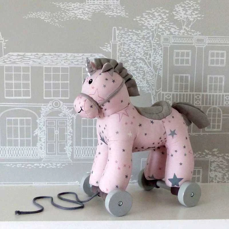 LITTLE BIRD TOLD ME traukiamas žaislas CELESTE UNICORN