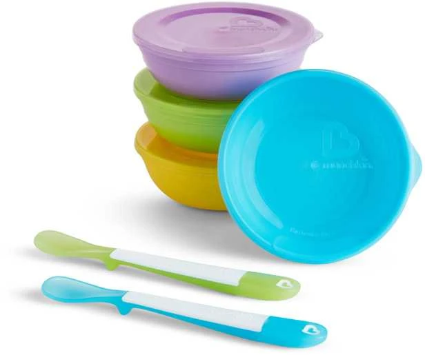 MUNCHKIN dubenėlių su dangteliais rinkinys ir du šaukšteliai LOVE A BOWL