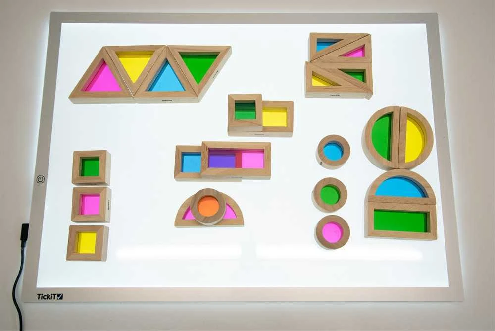 TICKIT spalvotų geometrinių formų rėmelių rinkinys, 24 vnt.
