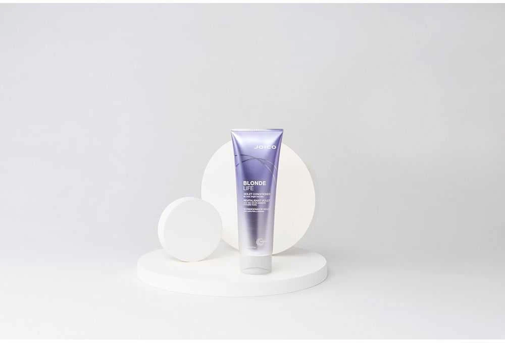 Joico Skirtas šviesiems plaukams Life Violet Conditioner kondicionierius šalto atspalvio šviesiems plaukams, 250 ml