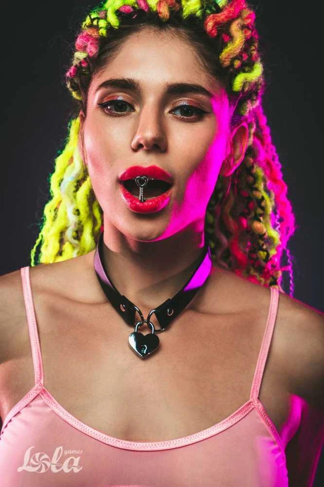 Lola Games Su apykaklė su pakabinama spyna vergų vergijos seksui bdsm