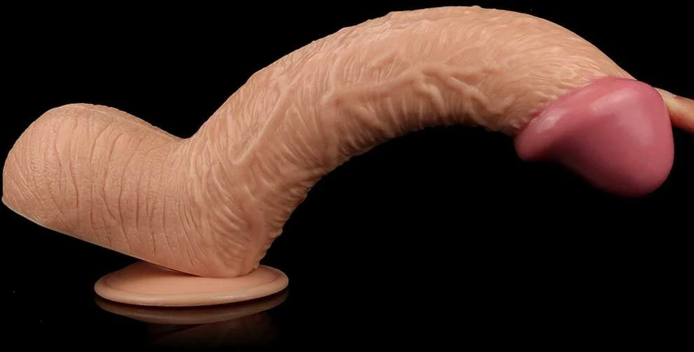 „Lovetoy“ didelis, gyslotas, kūno spalvos penis su siurbtuku 28,5 cm