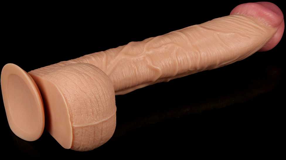 Lovetoy Šiek tiek išlenktas nuogas dildo su siurbtuku 33cm
