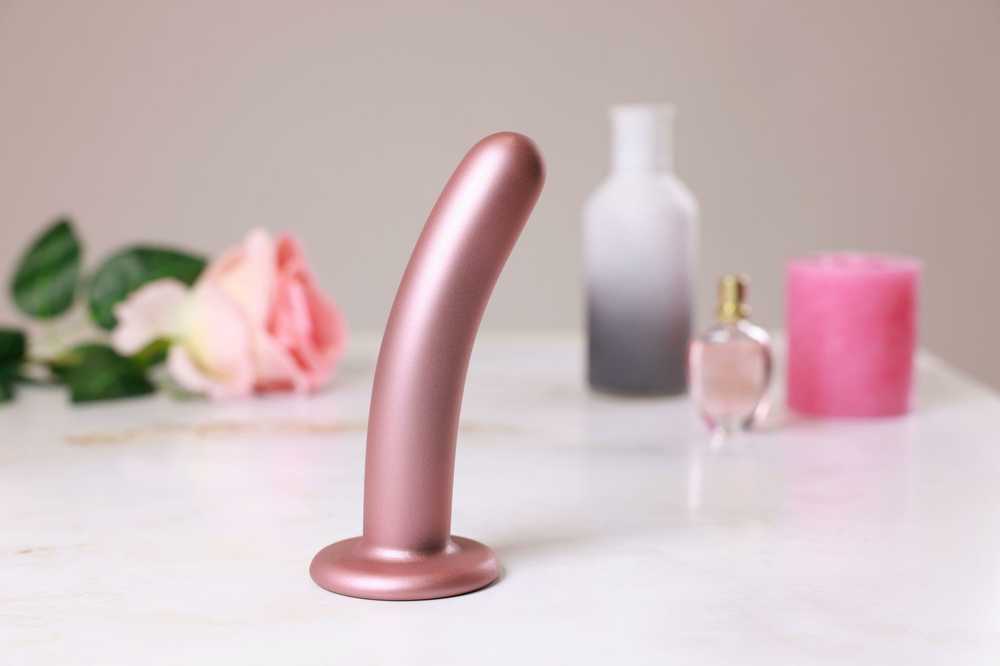 Ouch By Shots Oi! Smooth Silicone G-Spot Dildo - 6'' / 14,5 cm