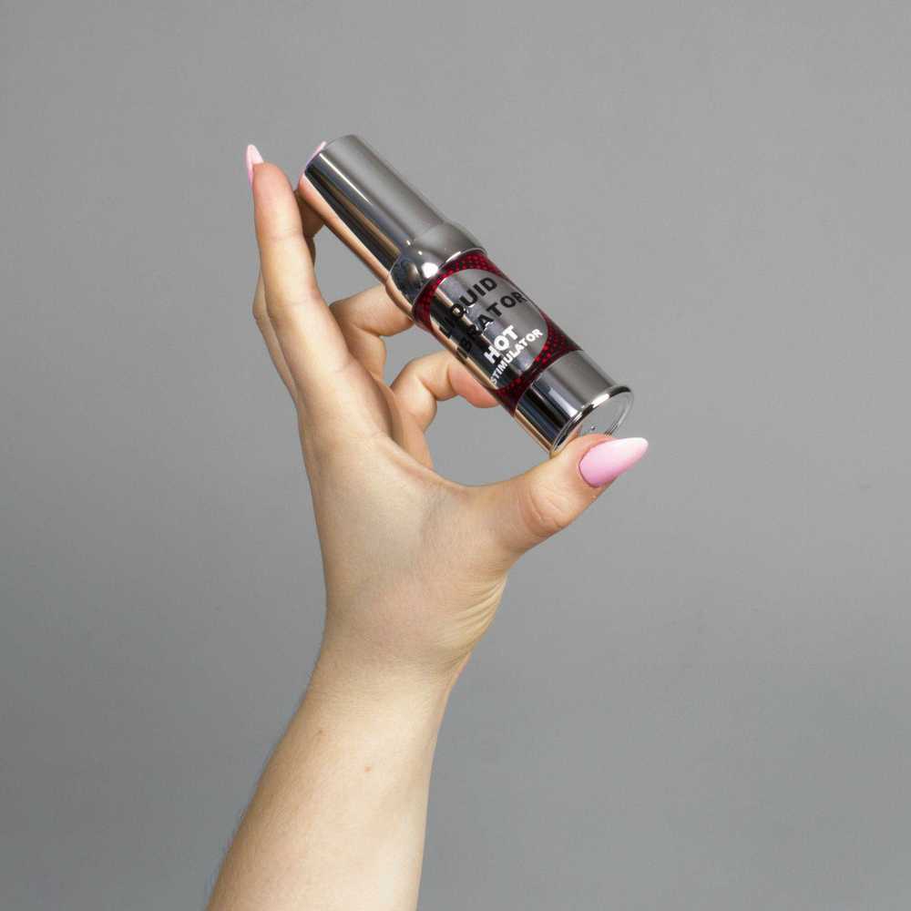 Secret Play Karštas stimuliatorius skystas vibratorius 15 ml