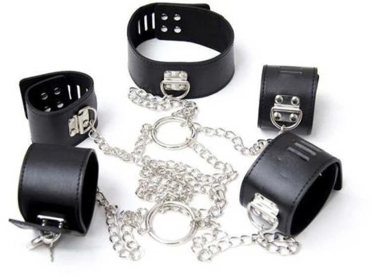 BDSM rinkinys su grandinėmis ir antrankiais