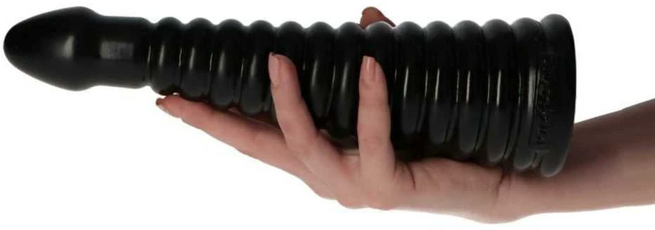 Juodas briaunuotas analinis kištukas rankoje 26 cm