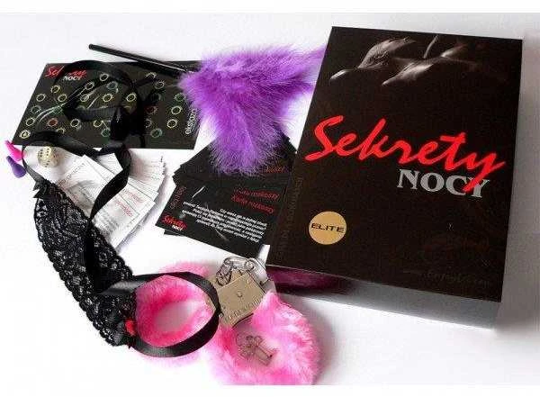 Enjoylei V Žaisti erotinį žaidimą ir seksą priedai elito nakties paslaptys