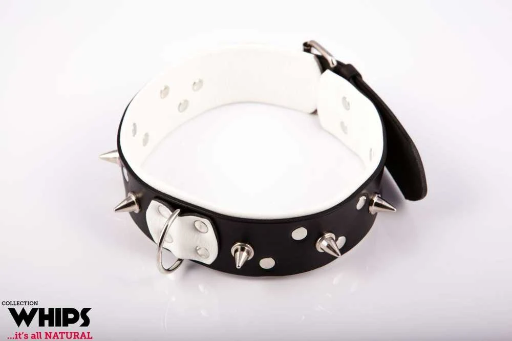Whips Collections antkaklis su metaliniais spyglais