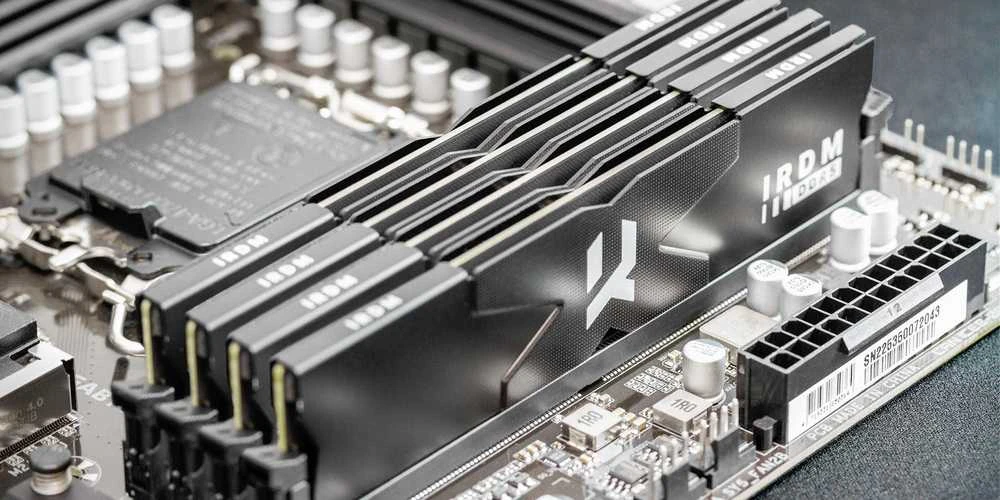GOODRAM IR-6000D564L30S/32GDC DDR5 32GB 6000MHz 30-36-36-76 DUAL CHANNEL KIT IRDM Juodas V Sidabrinis