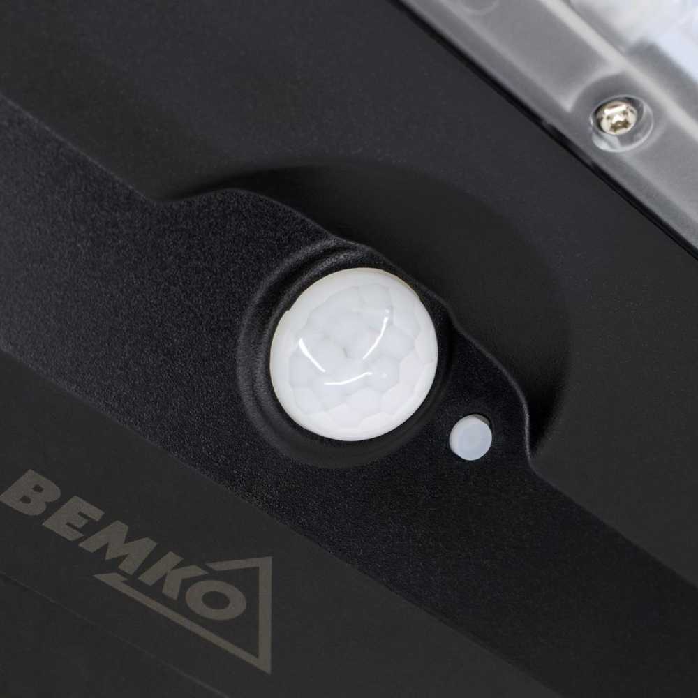 Bemko 25W LED gatvės šviestuvas su saulės baterija ir judesio davikliu, juodas, 4000K, IP65