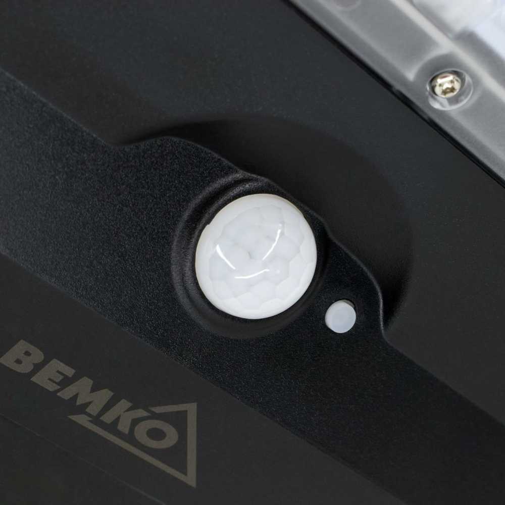 Bemko 25W LED gatvės šviestuvas su saulės baterija ir judesio davikliu, juodas, 4000K, IP65