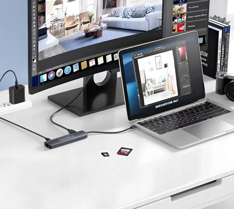 Zenwire 8w1 adapteris prijungtas prie nešiojamojo kompiuterio