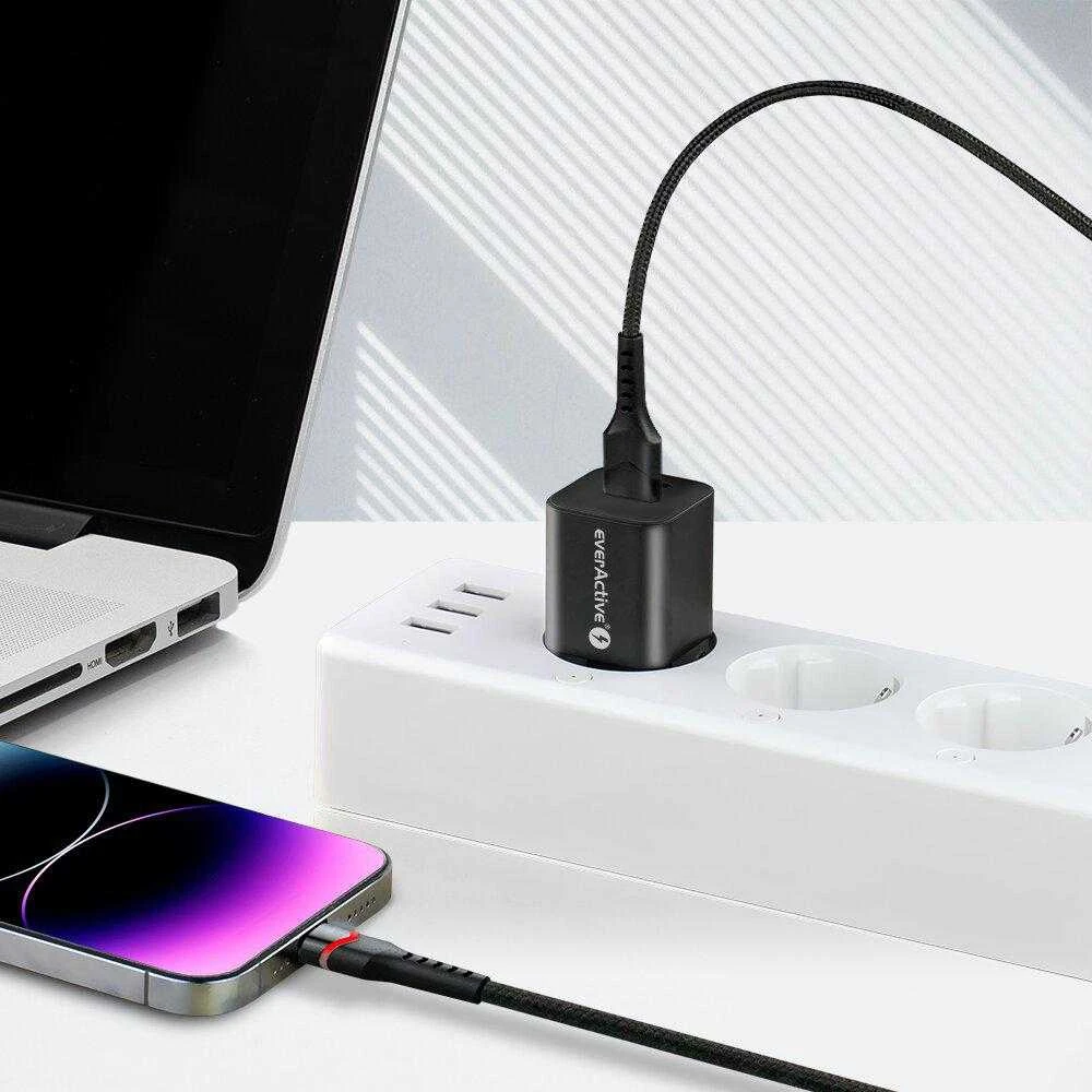 Usams USB-A / Lightning laidas Apple iPhone LED RGB everActive CBB-1IBR 100cm 2,4A