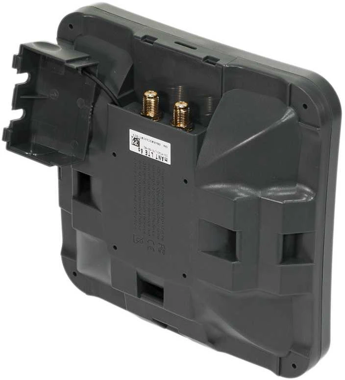Antenne MikroTik MANT LTE 5dBi Omnidirectional MTAO-LTE-5D-SQ - Deux Connecteurs SMA