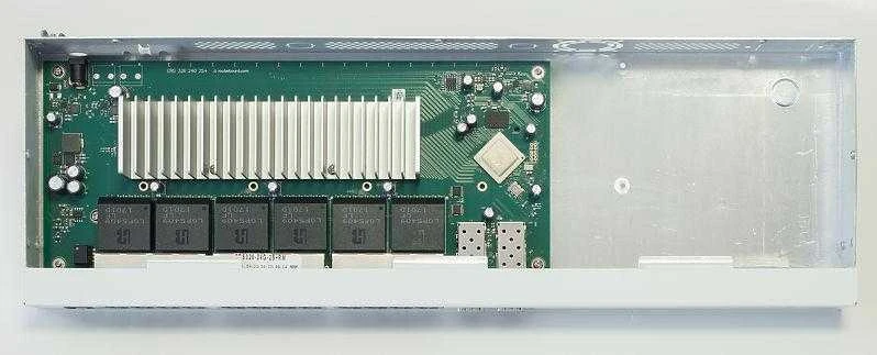 MikroTik Cloud Maršrutizatorius Switch 326-24S+2Q+RM su RouterOS L5, 1U ant stovo montuojamas korpusas | MikroTik