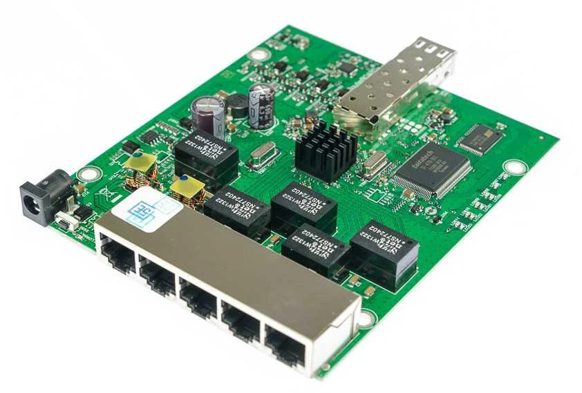 Maršrutizatorius „MikroTik“ | Debesijos maršrutizatorių komutatorius | RB260GSP | Valdomas per internetą | Darbalaukio | SFP jungčių kiekis: 1 | Maitinimo per Ethernet (PoE) jungčių kiekis: 1 | 12 mėn.